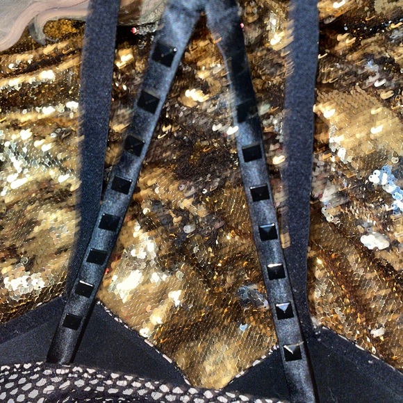 EUC Victoria’s Secret push up bra sz. 32 DD - Picture 3 of 4